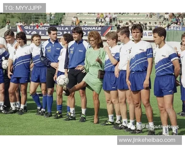 足球明星的另一半索菲亚揭秘她的生活与事业背景